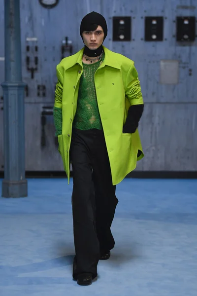 Look 40